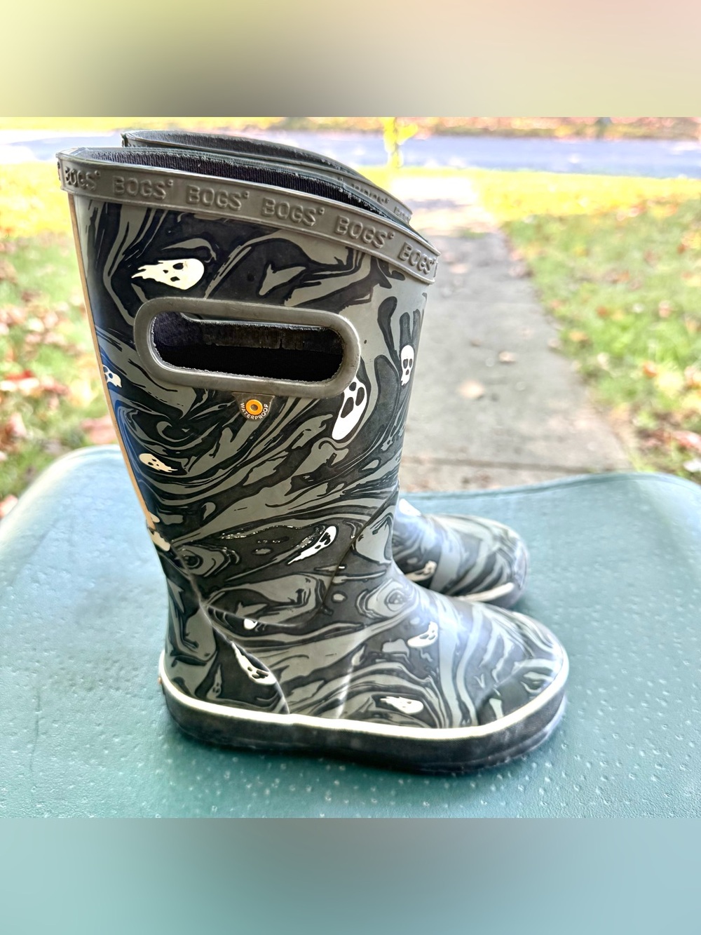 Bogs Spooky Scream Ghost Rain Boots - kids unisex sz 12 - damaged